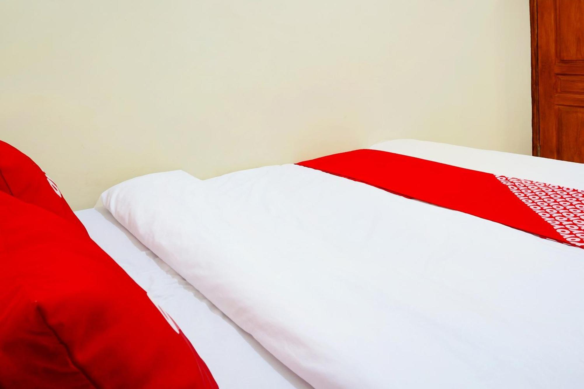 Super Oyo Flagship 90723 Berlima Guest House Syariah Malang Zewnętrze zdjęcie