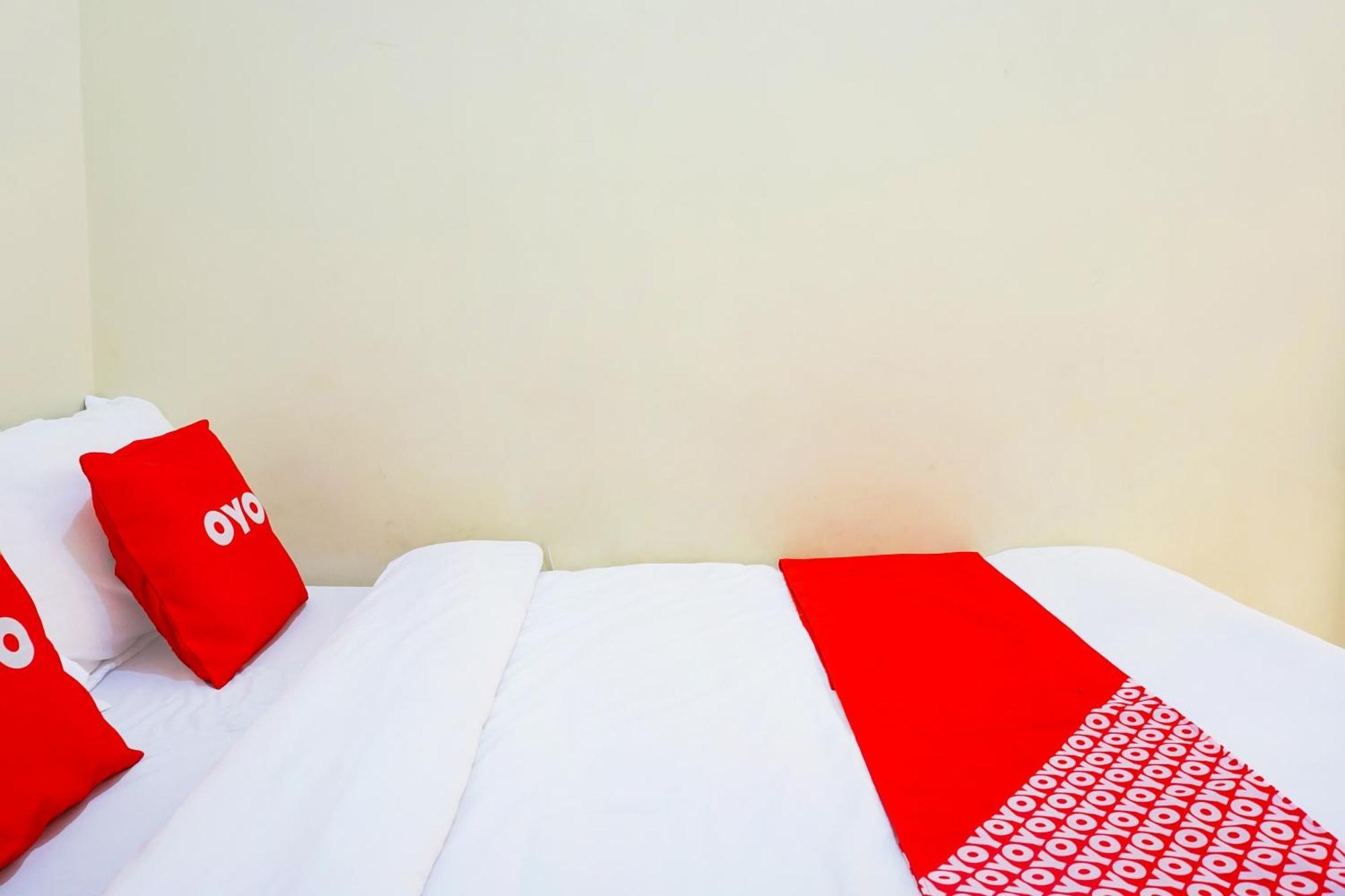 Super Oyo Flagship 90723 Berlima Guest House Syariah Malang Zewnętrze zdjęcie